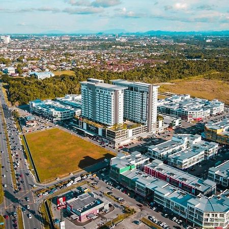 Aina Staycation, Metrocity Кучінг Екстер'єр фото