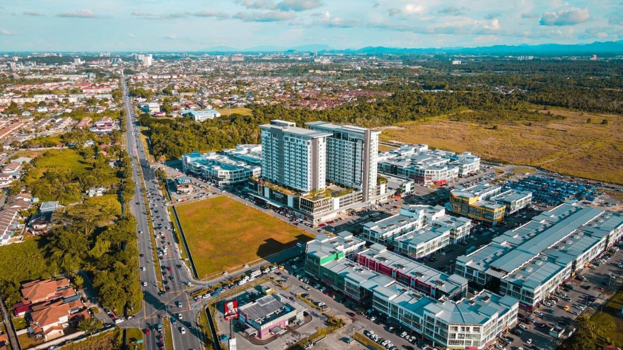 Aina Staycation, Metrocity Кучінг Екстер'єр фото
